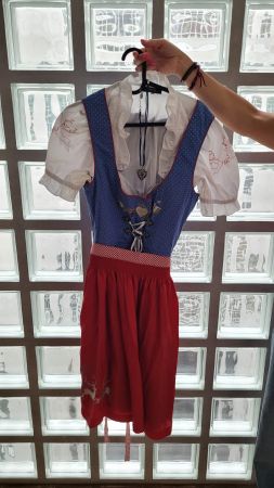 Dirndl mit Halskette Gr. 38