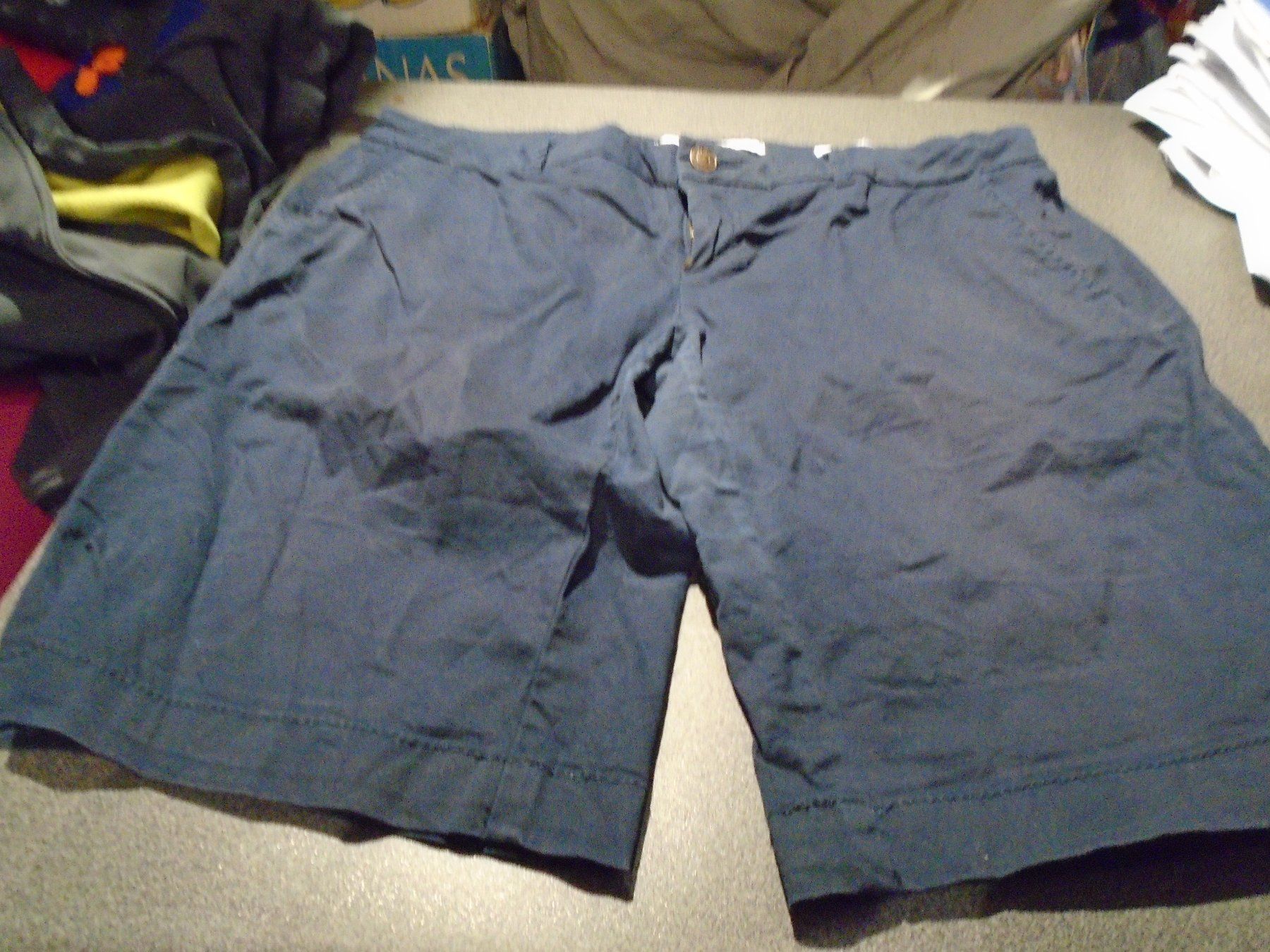 Only Hosen: Shorts Grösse 40, Only, dunkelblau – Gebraucht aus Zürich von Motzkuh