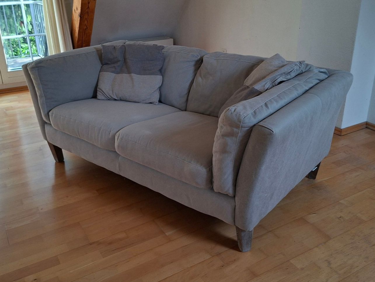 Sofas: 2er-Sofa, Stoff, hellgrau – D'occasion à Zürich par UrsusD 1