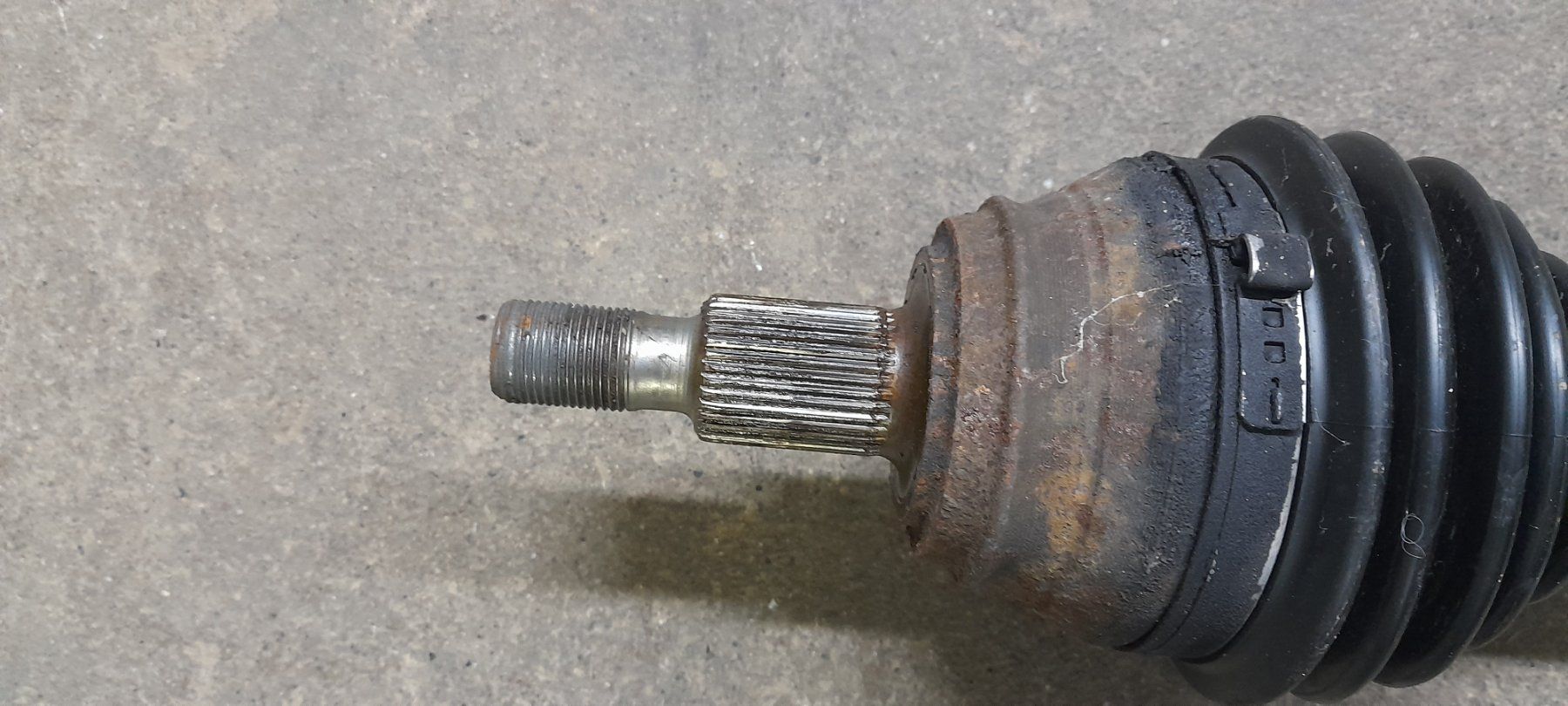 Tutti pezzi di ricambio auto: Antriebswellen Golf4 1.8T – Usato da Cham venduto da vento9 1