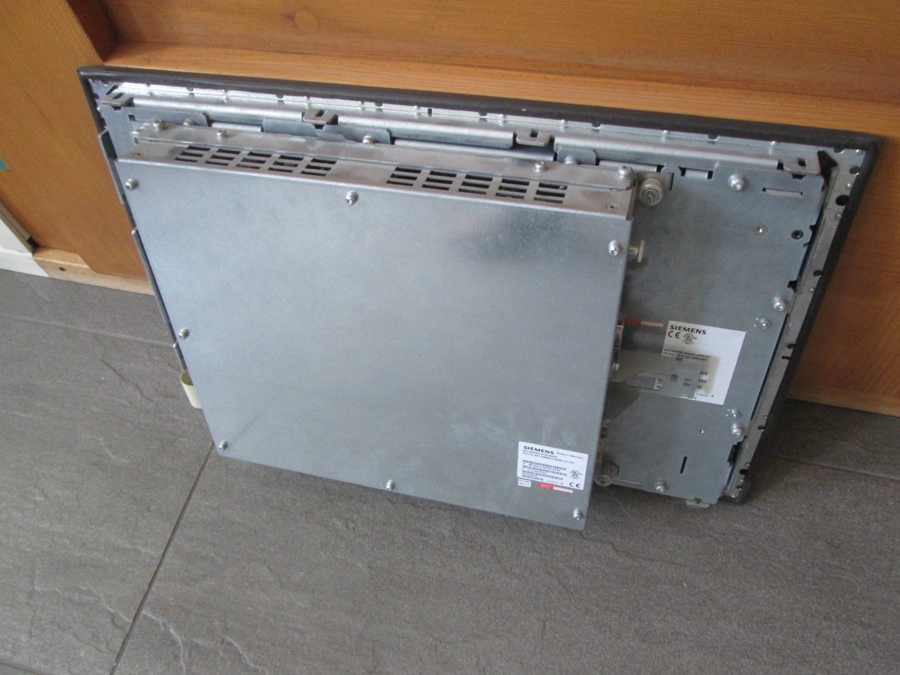 Siemens Elektronikbauteile: Siemens Sinumerik 810D PCU mit Bedienpanel – Gebraucht aus Steffisburg von Schwabis 3