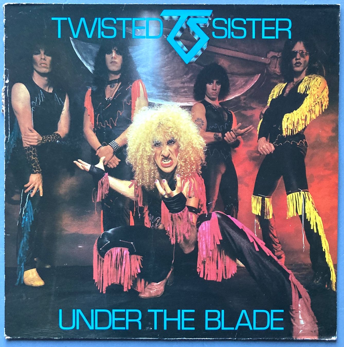 Vinyles: TWISTED SISTER - UNDER THE BLADE – D'occasion à Poliez-Pittet par Newtown-Records
