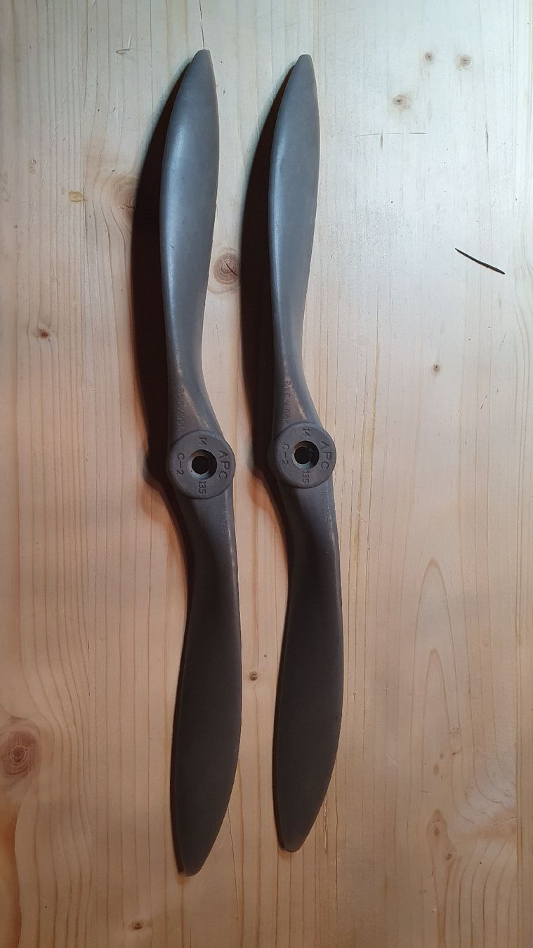 RC Kits de montage: Apc Propeller 14 x 13,5 – D'occasion à Hausen AG par Lothar64