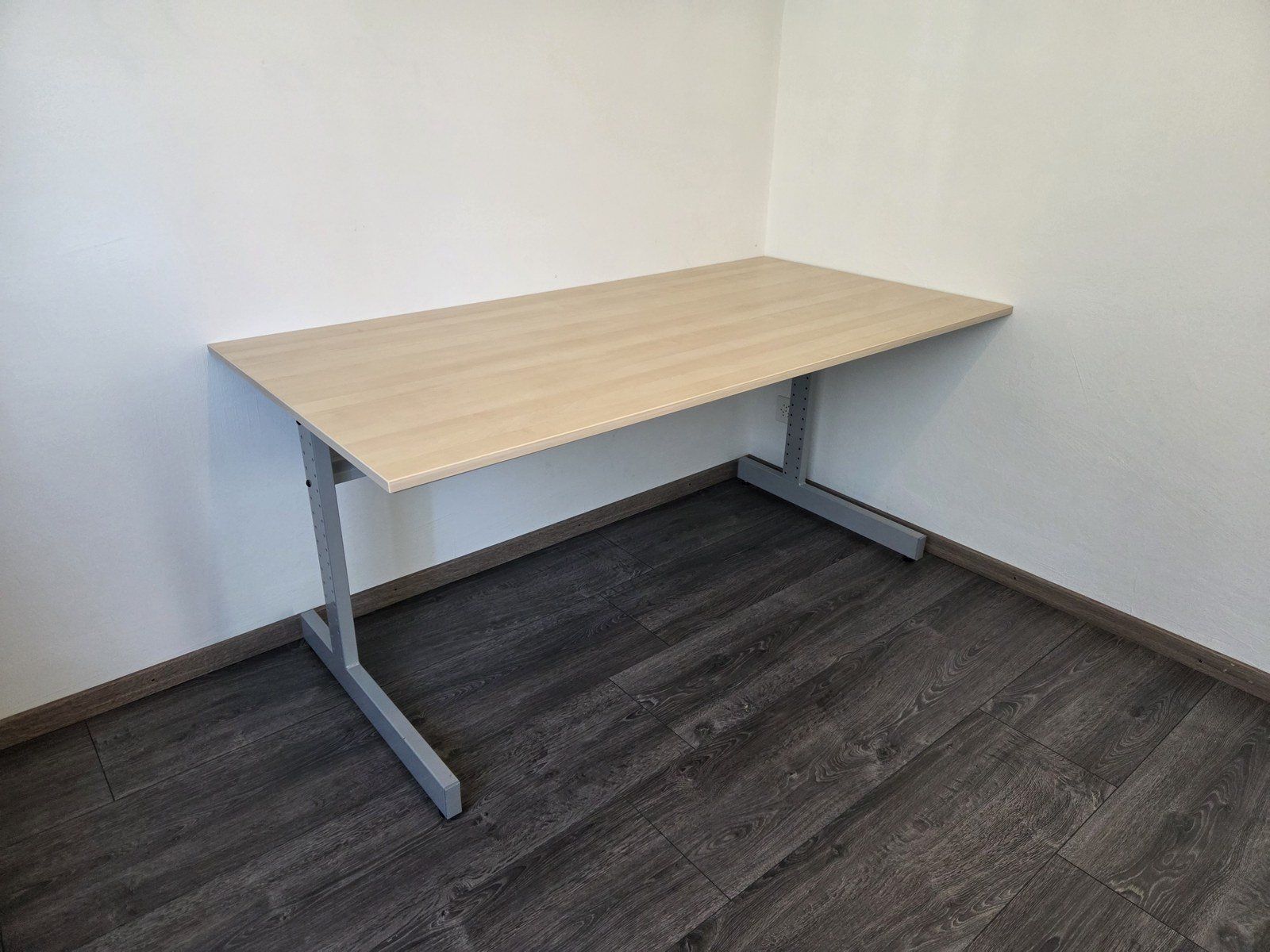 Ikea Schreibtische: Bureau IKEA JERKER 160x80 cm – Gebraucht aus Fribourg von guilhem63 1