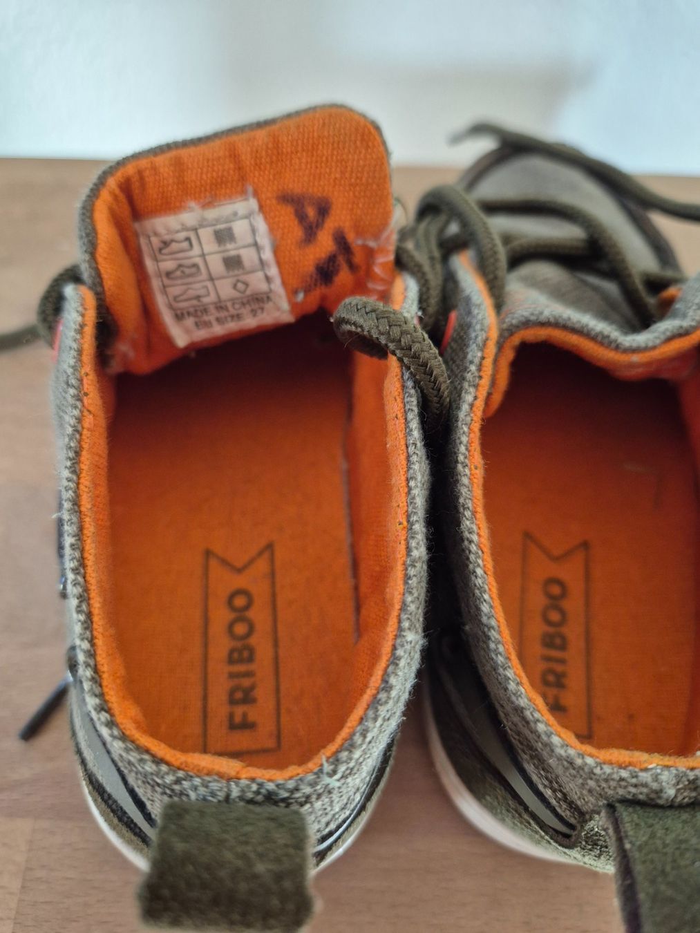 Friboo Scarpe per ragazzi: Friboo Stoffschuhe, Gr. 27 – Usato da Stäfa venduto da unn_dj8d 1