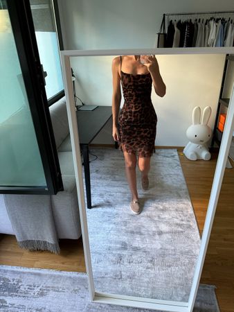 Pretty Little Things dress like new! (size S / M)