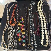 Halsketten/ Modeschmuck
