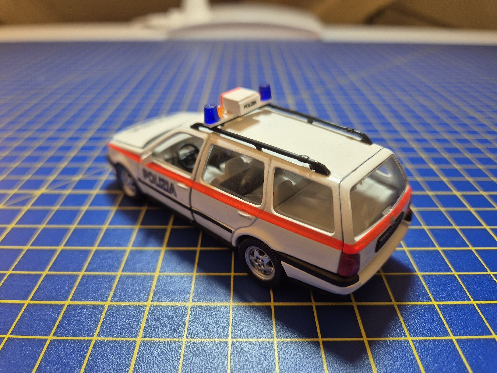 Volkswagen Modellini d'auto: VW Golf Variant Gemeindepolizei Caslano 1:43 – Usato da Lachen SZ venduto da bow_wdl9 1