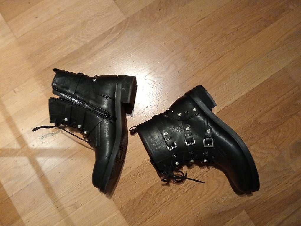 Scarpe da donna: Stiefel – Usato da Einigen venduto da tchalva