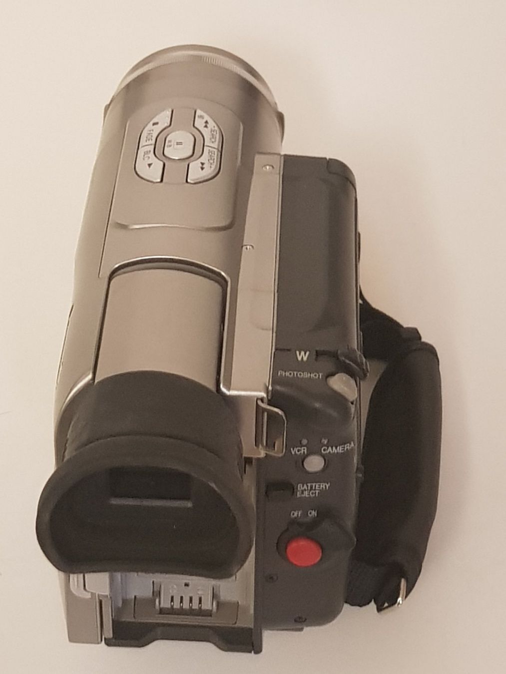 Panasonic Videocamere: Panasonic NV-DS 11EG/E Digital Videokamera – Usato da Leuggern venduto da elitocram 1