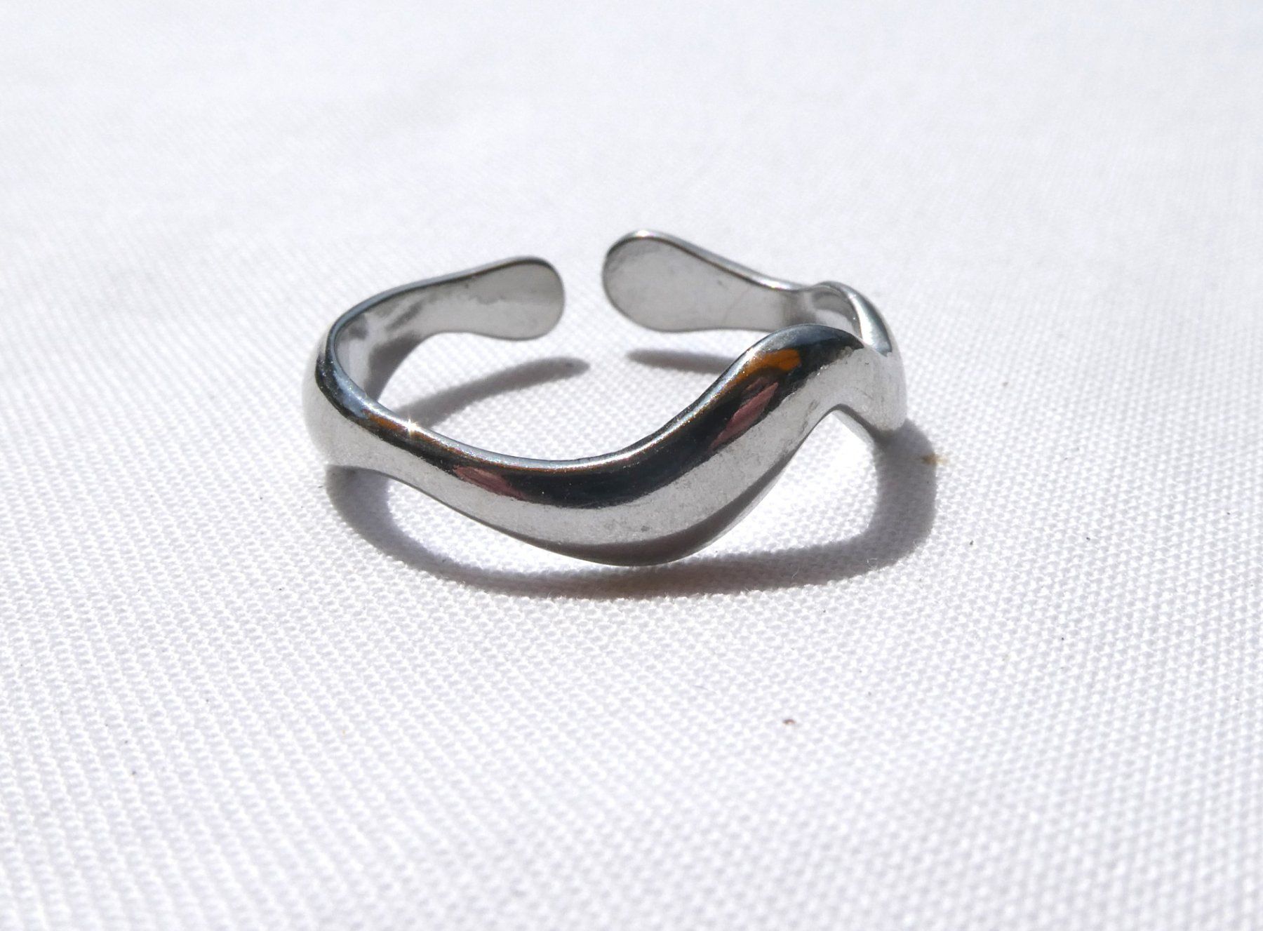 Anelli: 2 silberfarbene, verstellbare Ring, mind. Gr. 55/56 - NEU – Nuovo (secondo la descrizione) da Gattikon venduto da kaandooh 5
