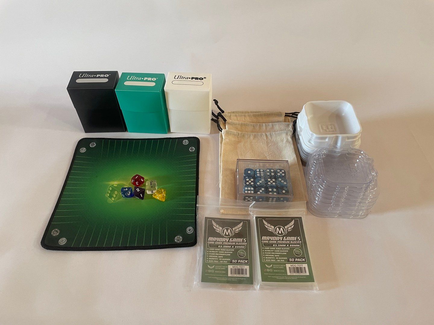 Spiele: Board Game Accessories Bundle — Deck Boxes, Dice, Tray & Bag – Neu (gemäss Beschreibung) aus Vaulruz von BeautifulDecay