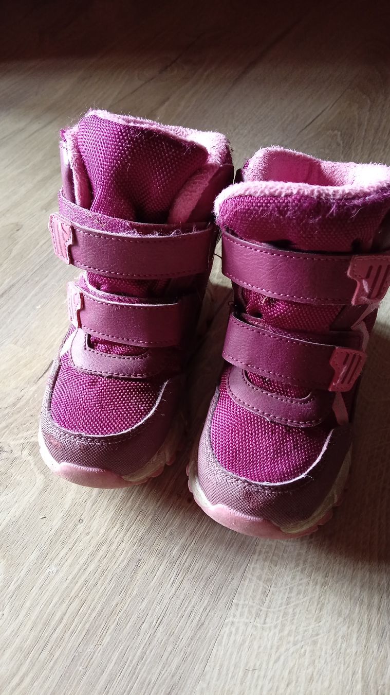 Schuhe für Mädchen: bottes hiver enfant 25 – Gebraucht aus Evolène von mar_v6xv