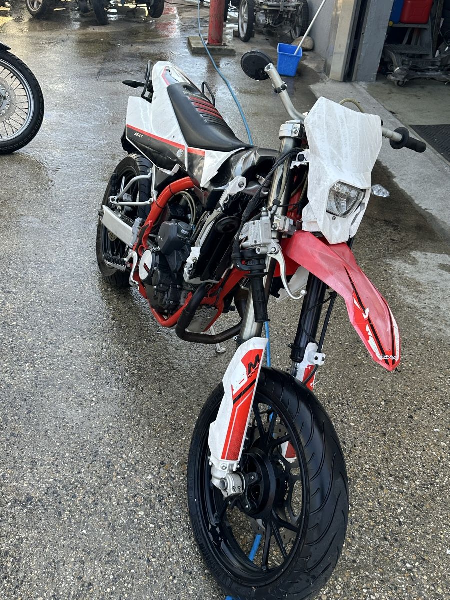 SWM Enduro: SWM SM 125 R – Difettoso da Treycovagnes venduto da Campingcar65