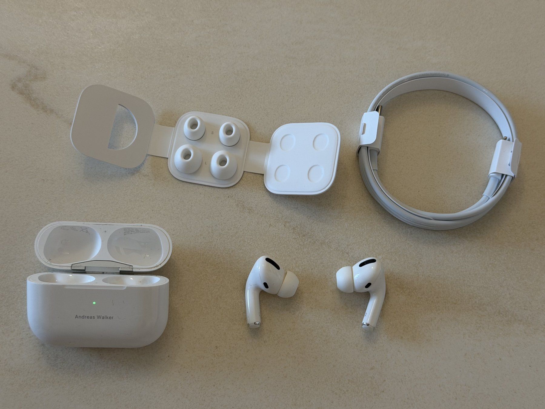 Apple Casques audio: Apple AirPods Pro (1. Generation) mit Ladecase – Défectueux à Glarus par walkerit