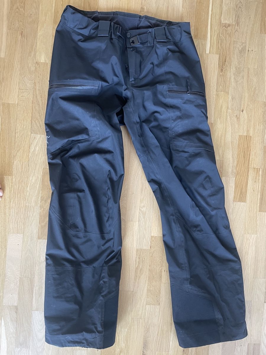 Arcteryx Pantaloni: Arcteryx Sabre Pants XL – Usato da La Tour-de-Peilz venduto da pittetale 3