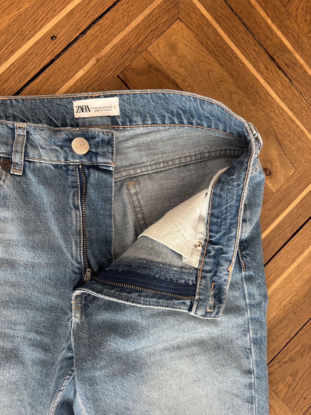 Zara Jeans: Damen Zara Straight Jeans – Usato da Meilen venduto da Emma_321 2