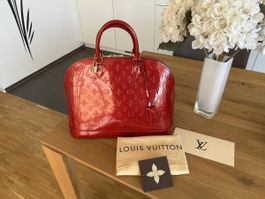 Louis Vuitton Alma Pomme d‘ Amour