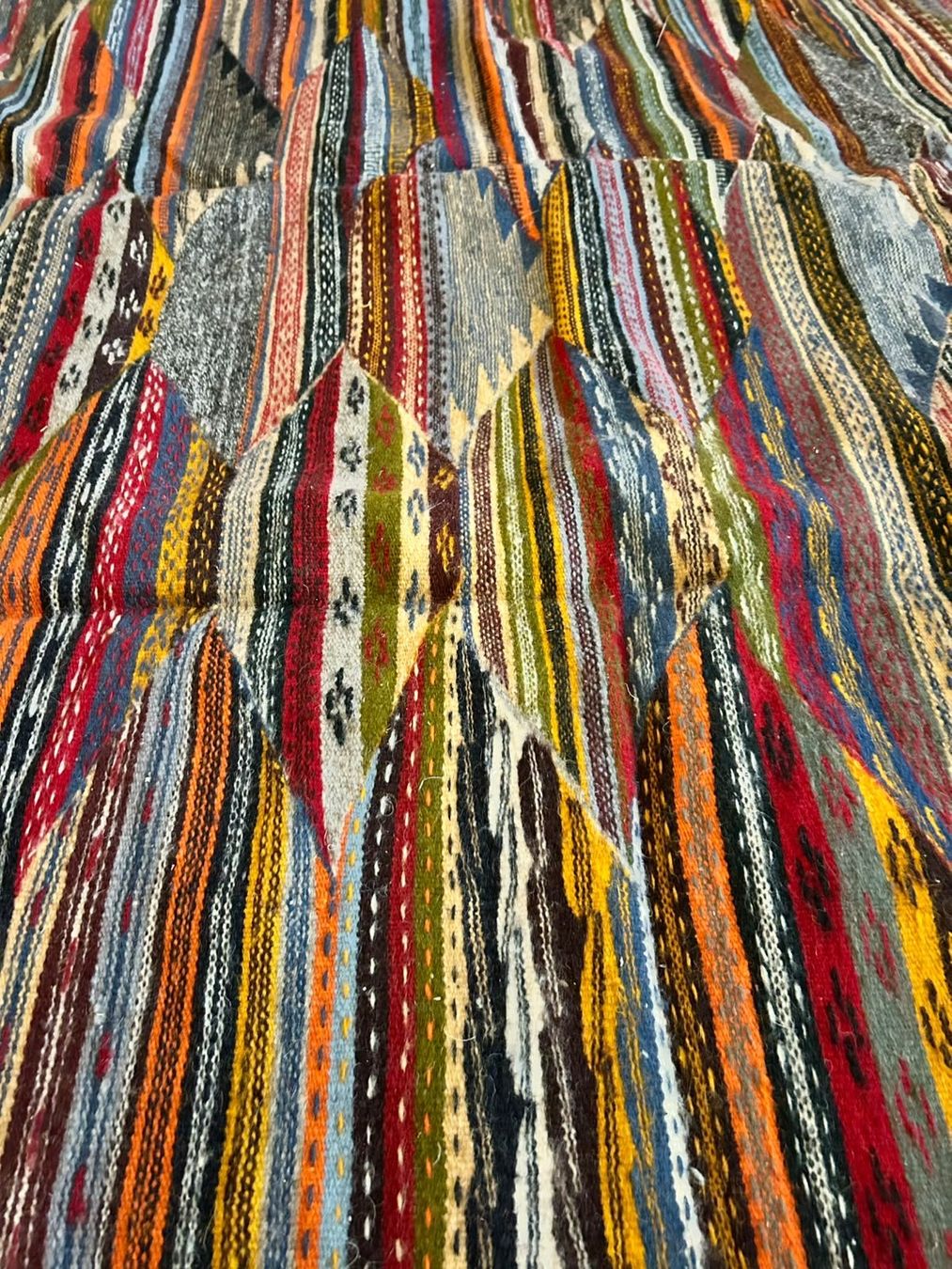 Tapis: Handgefertigter marokkanischer Teppich – Neuf (Voir description) à Zürich par nin_lisan97 1