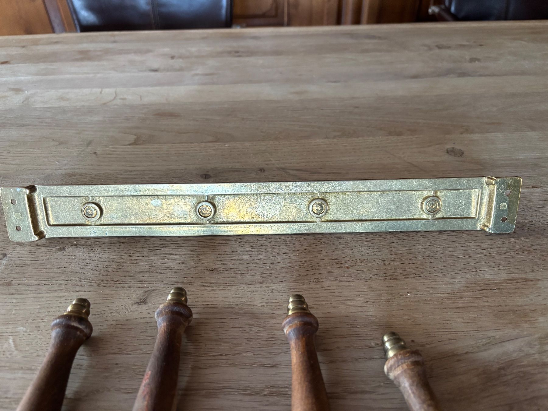 Set di posate: Antikes Messing-Küchenbesteck 4-tlg. mit Halterung – Usato da Horgen venduto da uge_pd5p 5