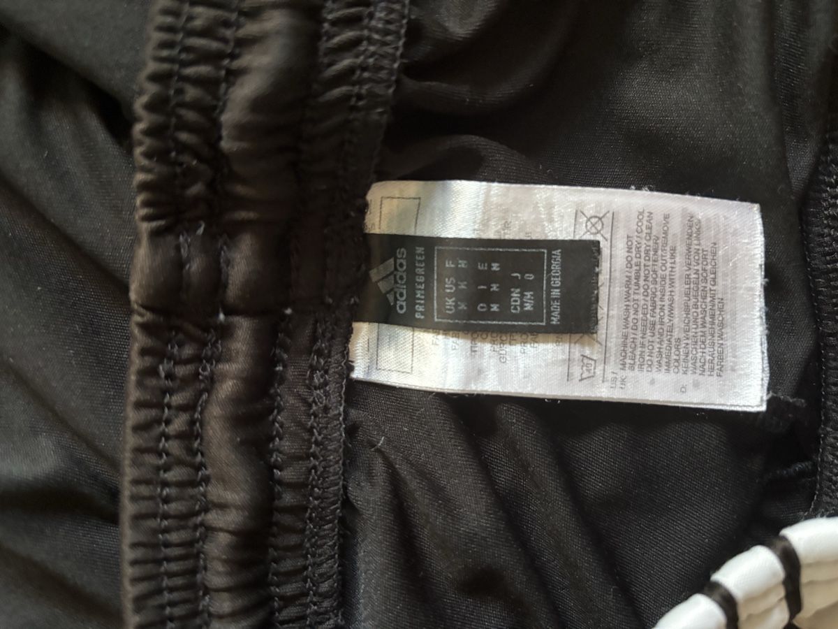Adidas Pantaloni: Adidas kurze Hose schwarz – Usato da Bad Zurzach venduto da jim_n97g 2