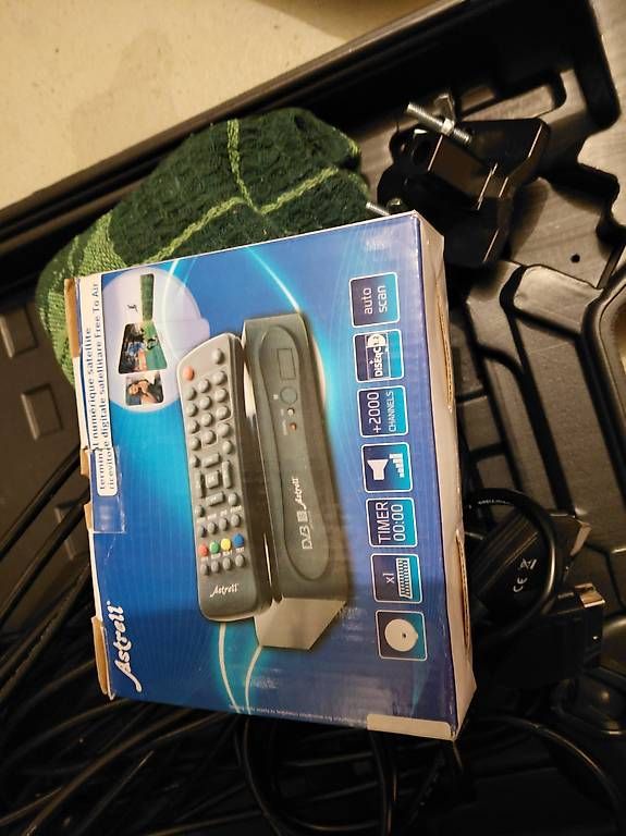 Parabola satellitare: Mobile Satelliten Anlage für Camping oder gartenhaus. – Usato da Sitterdorf venduto da joerg01 3