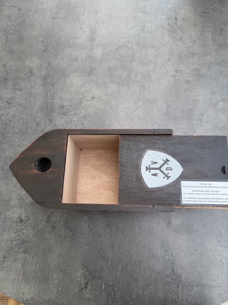 Altro: Holzbox Capitan The Conqueror 20cm dunkelbraun – Usato da Seuzach venduto da kaufes8 2