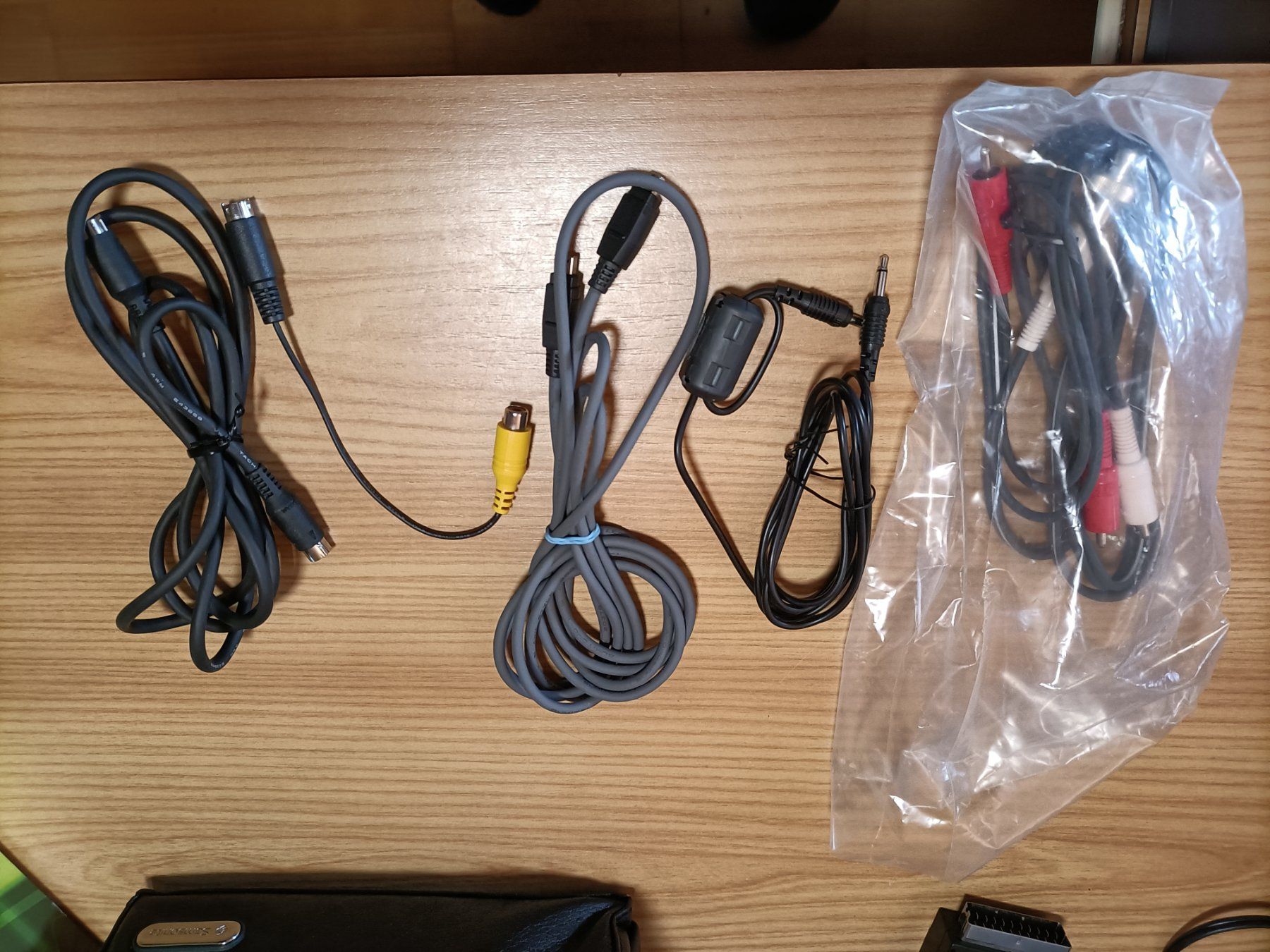 Convertitori: Canopus ADVC-100 Analog / Digital Video Converter Set – Usato da Schöftland venduto da Snacketti7 1