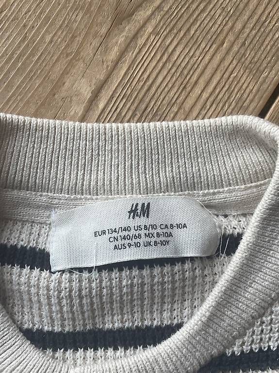 H&M Pullover & Sweatshirts: leichter strick pullover grösse 134/140 – Gebraucht aus oberdiessbach von phslif 2
