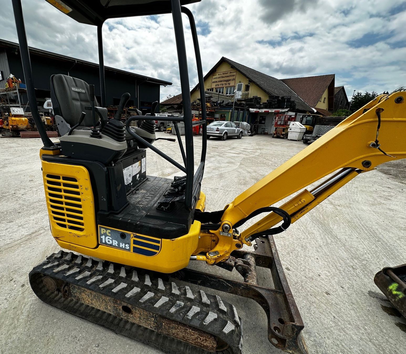 Komatsu Escavatori: Minibagger Komatsu PC16R-3HS Nr. 003 – Usato da Niederbipp venduto da baggerch 2