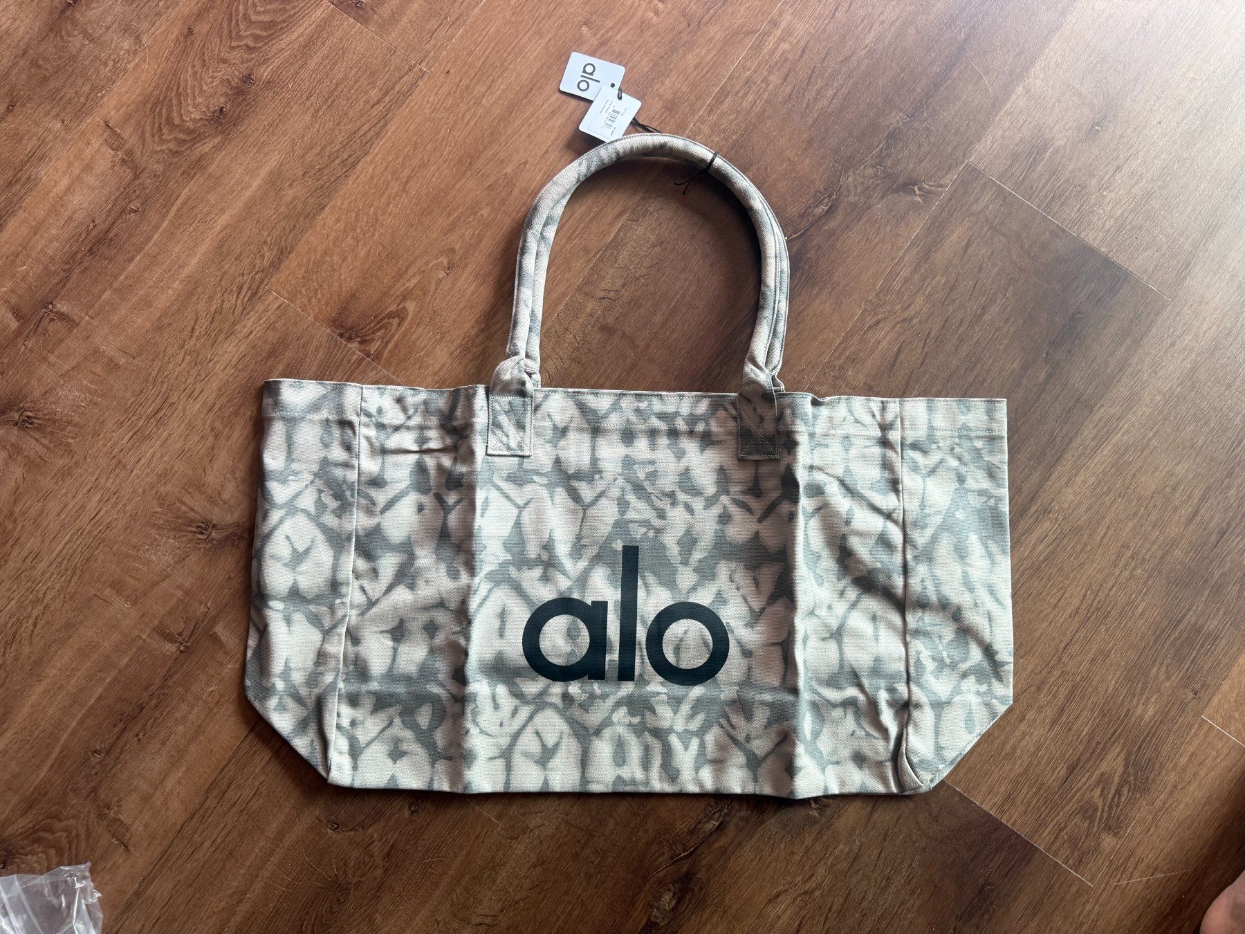 Alo Yoga Borse: New Alo tote bag – Nuovo e nell'imballaggio originale da St-Sulpice VD venduto da juhdu