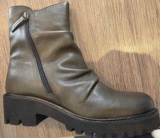 Lederstiefel NEU