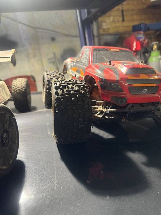 RC Kits de montage: Monster truck telecomandato a motore (benzina) – D'occasion à Pollegio par Bernardo297 2