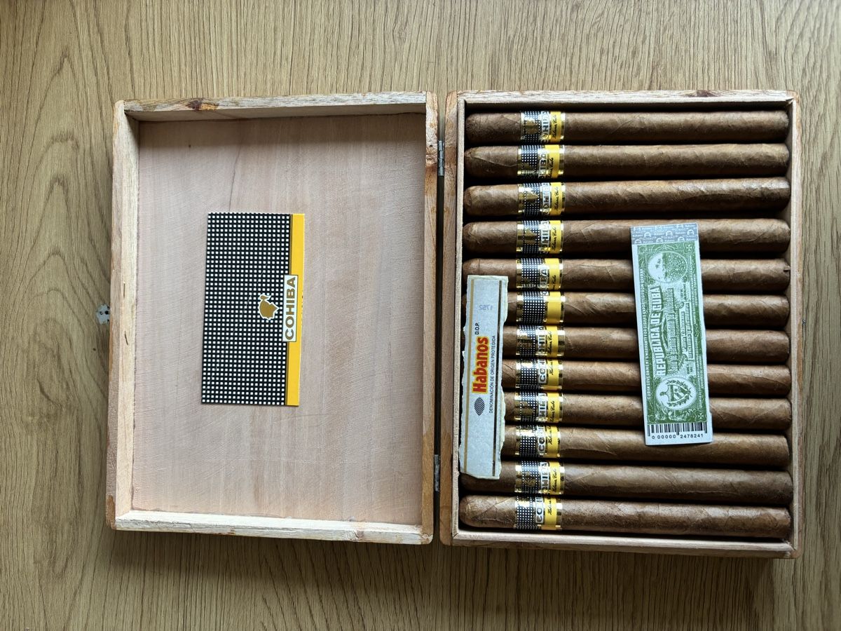 Cohiba Sigari: Zigarrenkiste Cohiba Esplendidos – Nuovo (secondo la descrizione) da Winterthur venduto da jus_9gfg 2