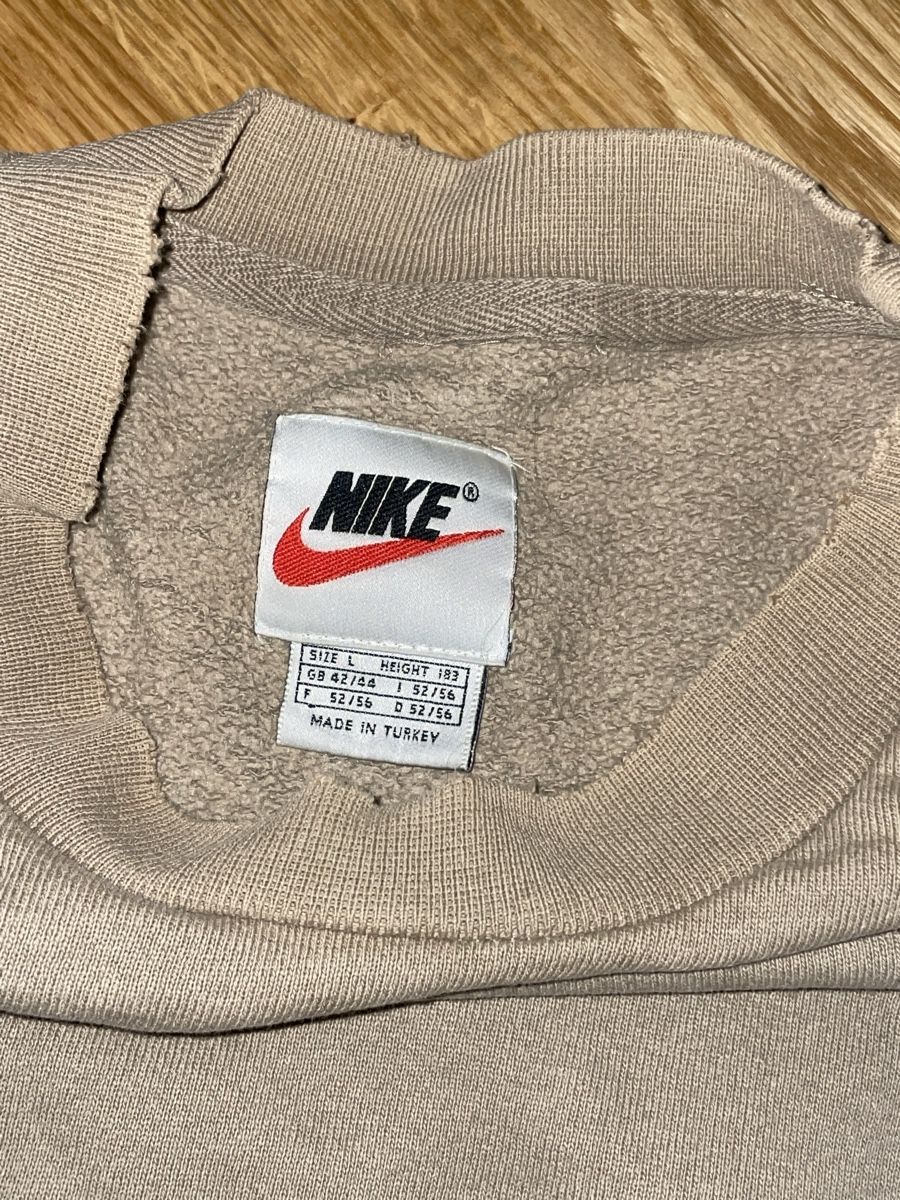 Nike Maglioni & Felpe: ALLES RAUS Nike Pullover Vintage – Usato da Kloten venduto da simones.thriftshop 1