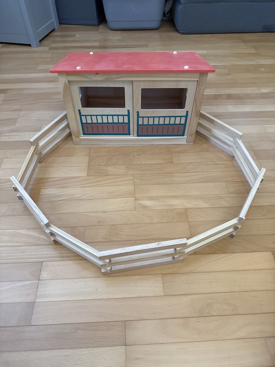 Jouets: Holzstall mit Zaun – D'occasion à Winkel par _OachKatzerl_