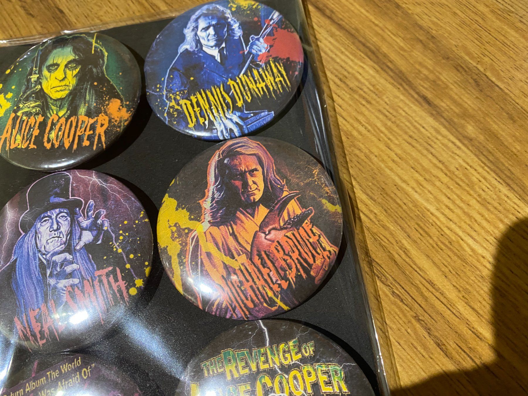 Placchette & Badge: A.Cooper Ansteck Badges – Nuovo e nell'imballaggio originale da Basel venduto da VinylLover68 4