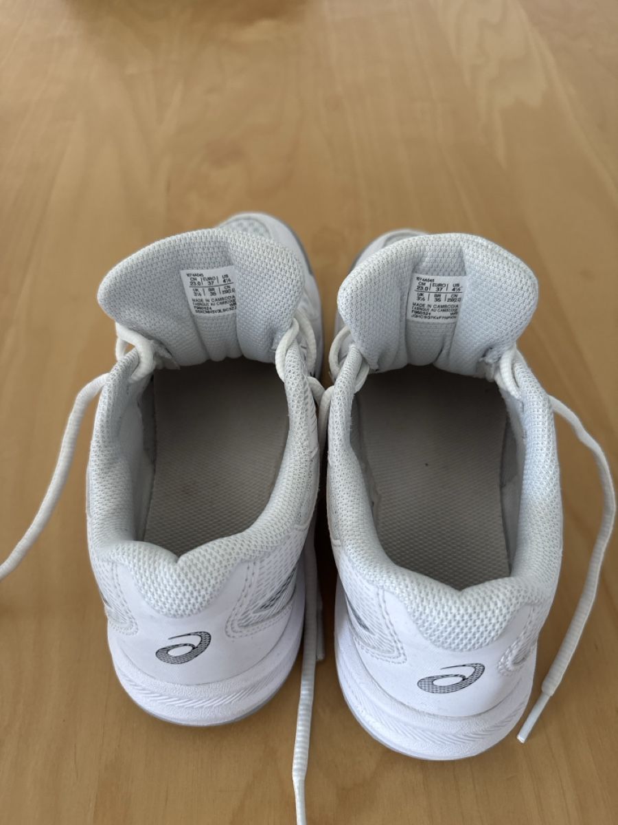 Asics Scarpe per ragazzi: Asics Hallenschuh 37 – Usato da Schmerikon venduto da BiancaM03 2