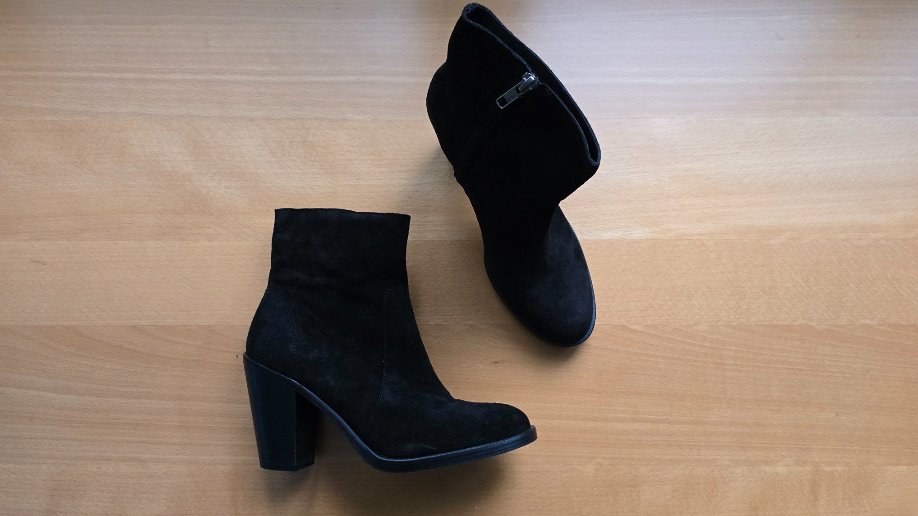 Damenschuhe: Hakei Stiefeletten aus Wildleder - 40 - – Neu (gemäss Beschreibung) aus Thalwil von VitaMini 2