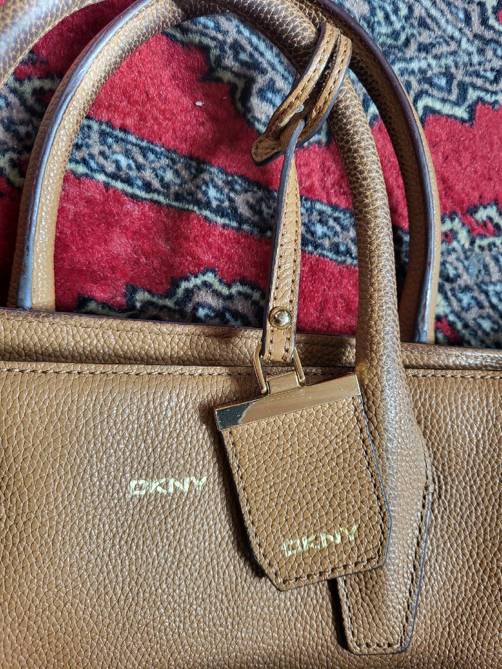 DKNY Taschen für Damen: DKNY Ledertasche – Gebraucht aus Zweisimmen von Adorable 6