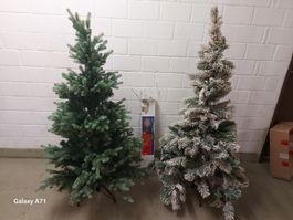 Plastikweihnachtsbäume 2x plus Zugabe