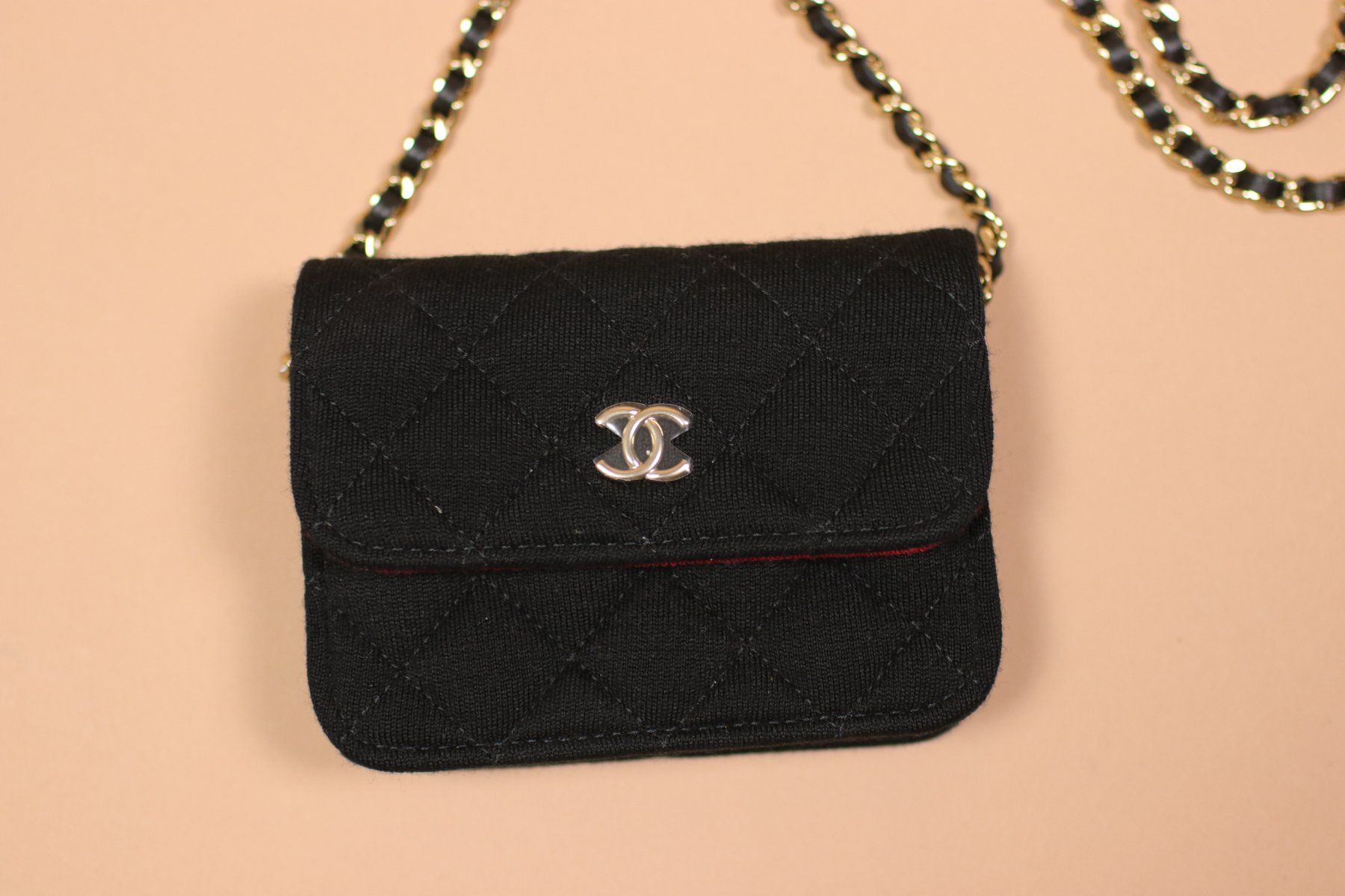 Chanel Borse da donna: 2000s CHANEL Mini Flap Bag - Black & Red Canvas – Usato da Hombrechtikon venduto da BAZ-Vintage 4