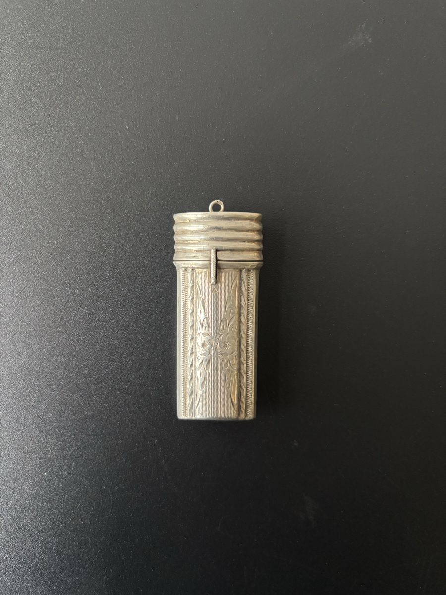Ciondoli: Jugendstil Lippenstift aus 900er Silber – Usato da Winterthur venduto da Anelina_ 1