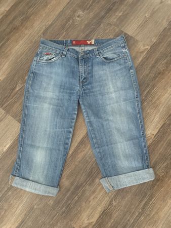 Guess-Jeans