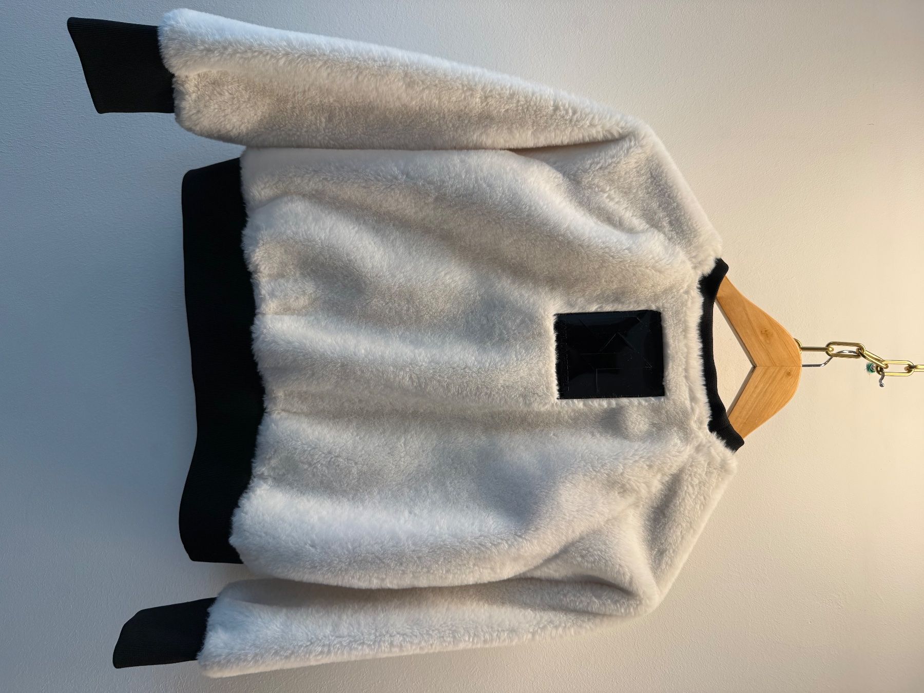 Karl Lagerfeld Pullover & Sweatshirts: KARL LAGERFELD Kids Pullover – Gebraucht aus Schlieren von svenbaettig 1