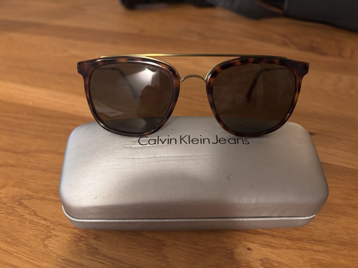 Calvin Klein Brillen & Gläser: Calvin Klein lunettes de soleil – Gebraucht aus Muri b. Bern von Saldayann