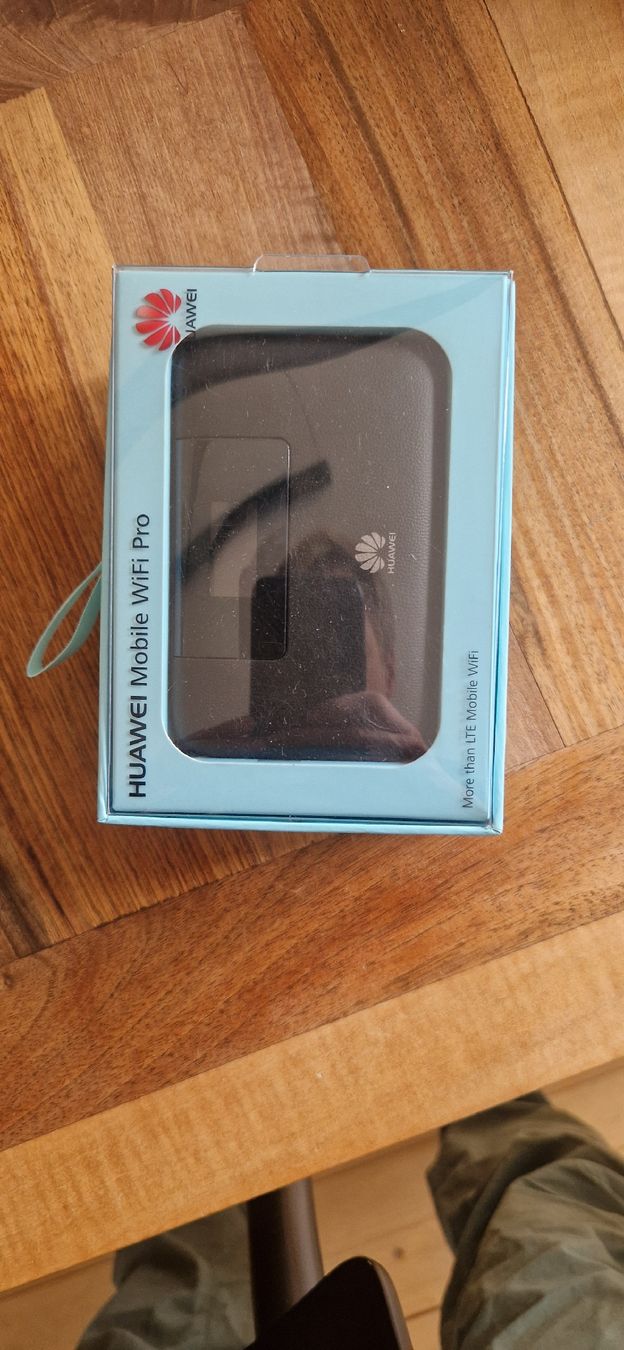 Huawei Modems & Router: HUAWEI Mobile WiFi Pro E5770s-320 schwarz 5200mAh – Gebraucht aus Bern von kaylo007
