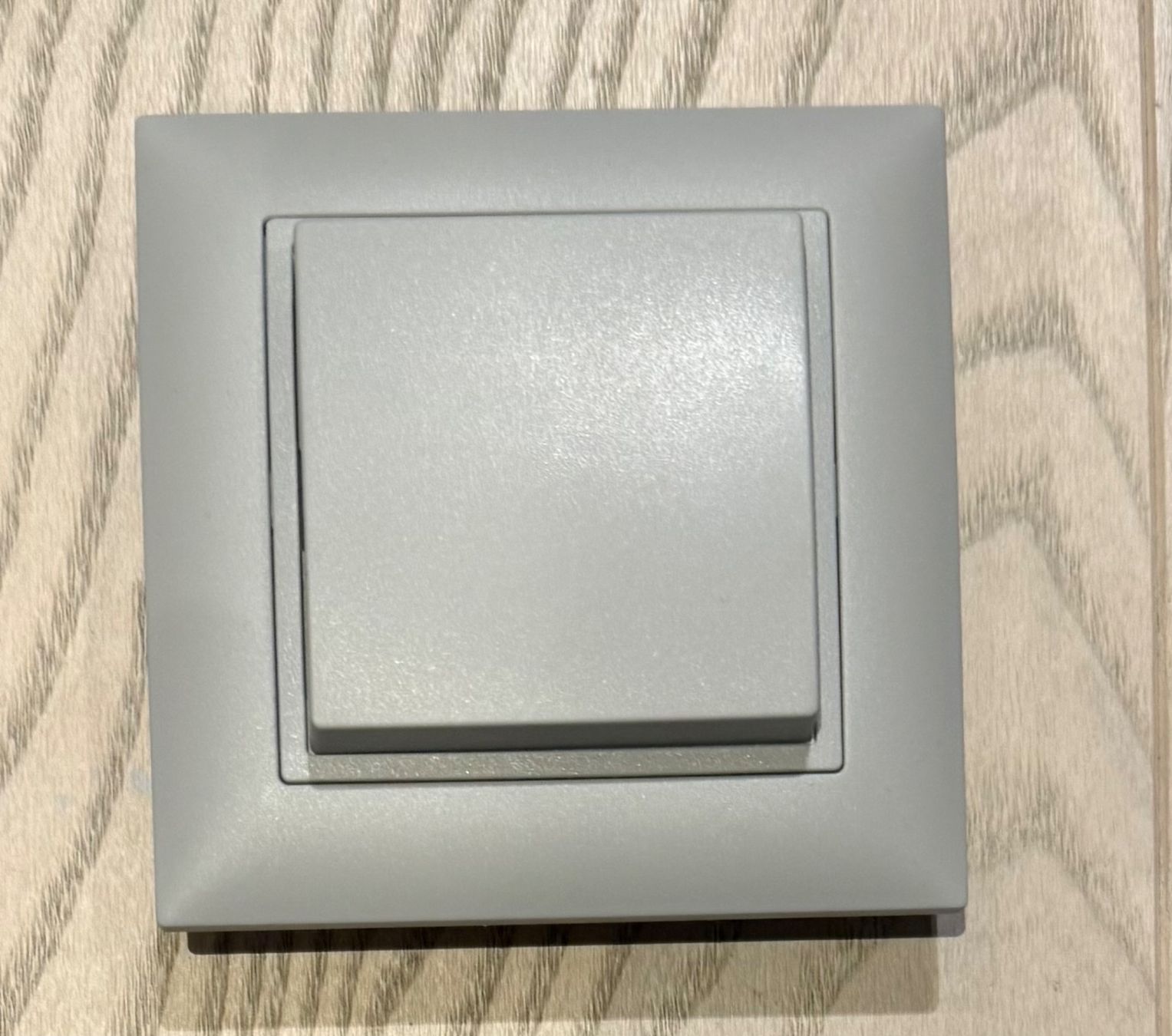 Componenti elettronici: KNX SensorTEC capteur température – Nuovo (secondo la descrizione) da Erde venduto da Ricardoannonce