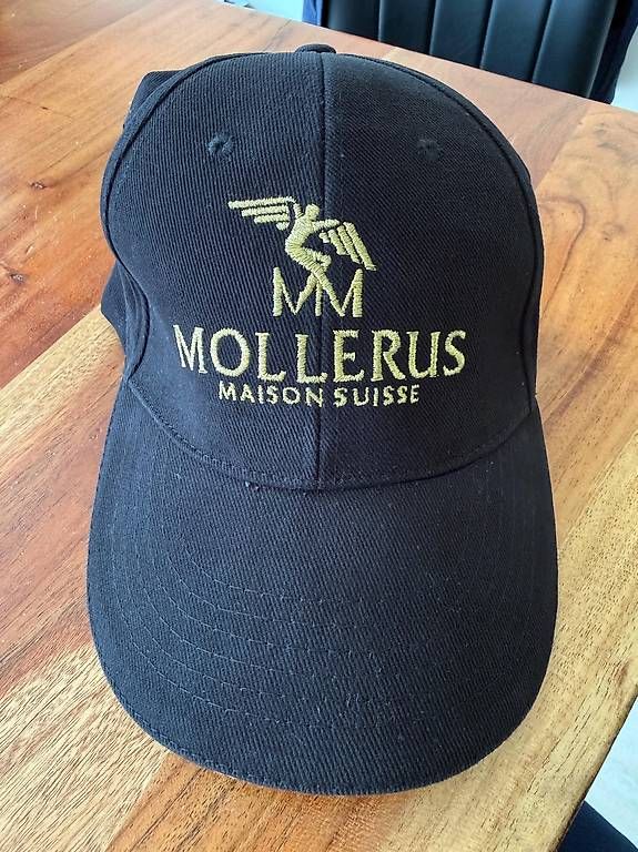 Maison Mollerus Copricapi, berretti & cappellini: Maison Mollerus Baseball Cap Black, Gold – Nuovo (secondo la descrizione) da Arbon venduto da fki_grd6