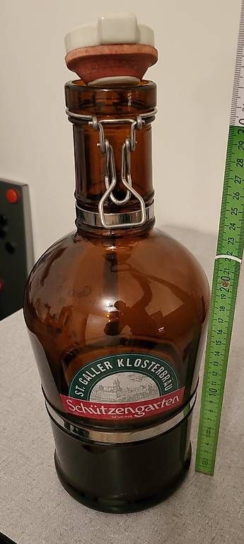 Verres, cruches & bouteilles: Bierkrug Bierflasche Schützengarten – D'occasion à Weinfelden par Zebi22